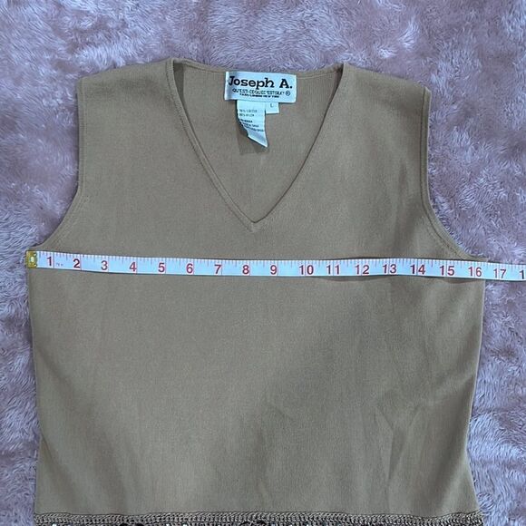 25. Joseph A. Cropped tank crochet bottom with beads Size L - Picture 7 of 9